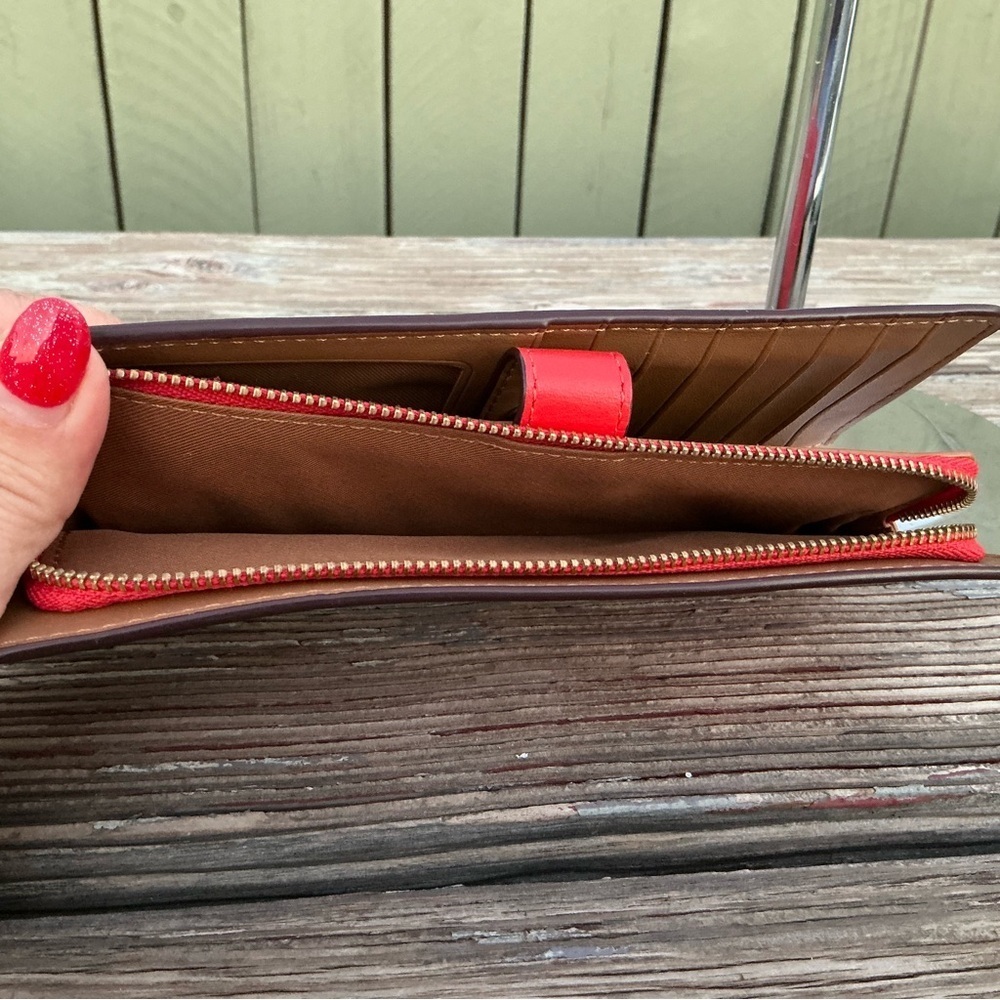 Coach Scarlet LeatherWomen Red Clutch Wallet - Picture 6 of 8